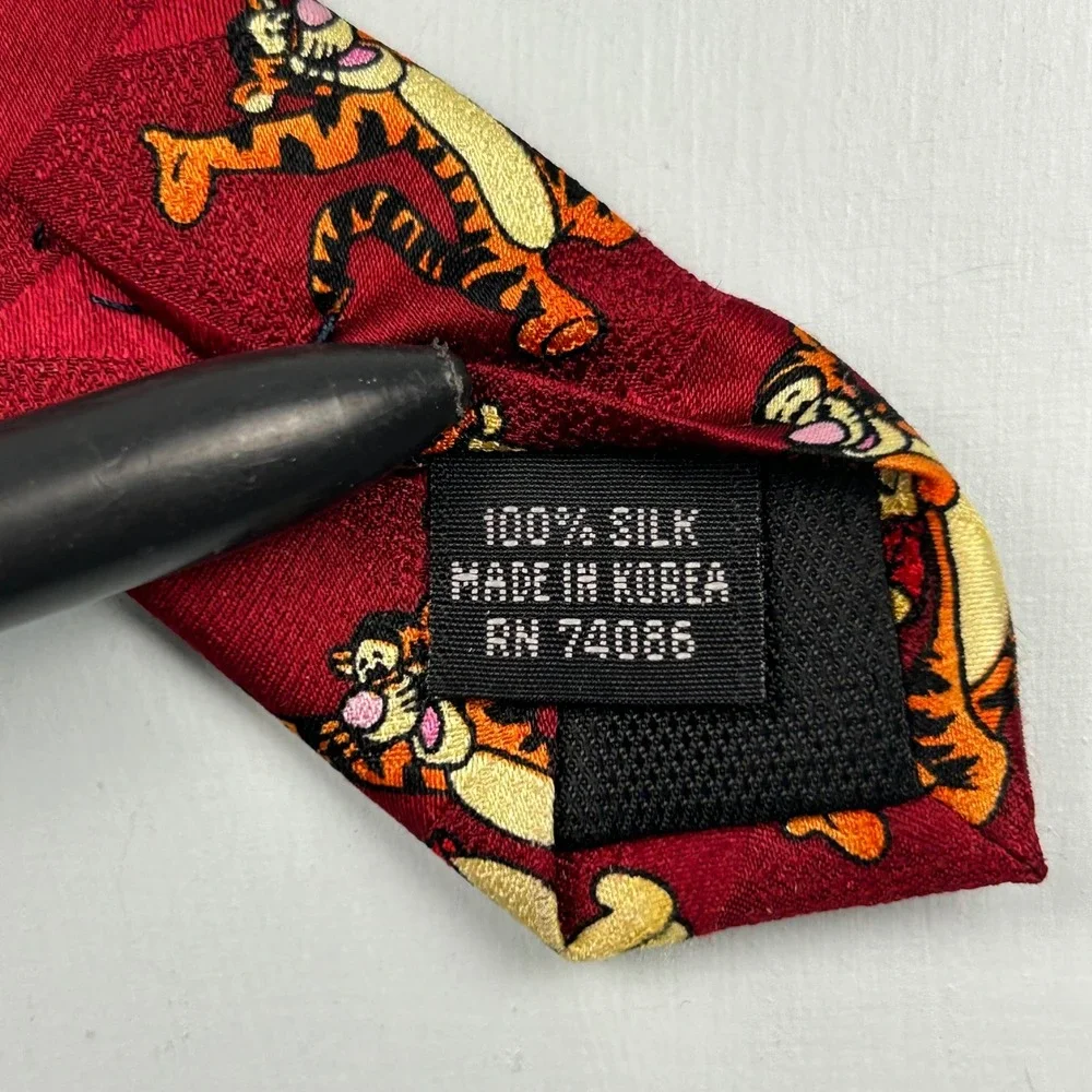 Disney Pooh 100 Acre Collection Silk Tie Red Winnie the Pooh Tigger MBP Corp